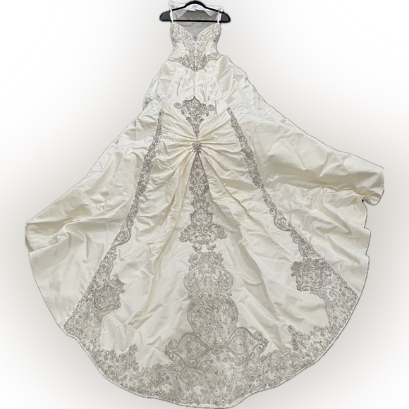 Platinum Priscilla of Boston Elegant Ivory Crystal Embellished Wedding Dress - Picture 6 of 15